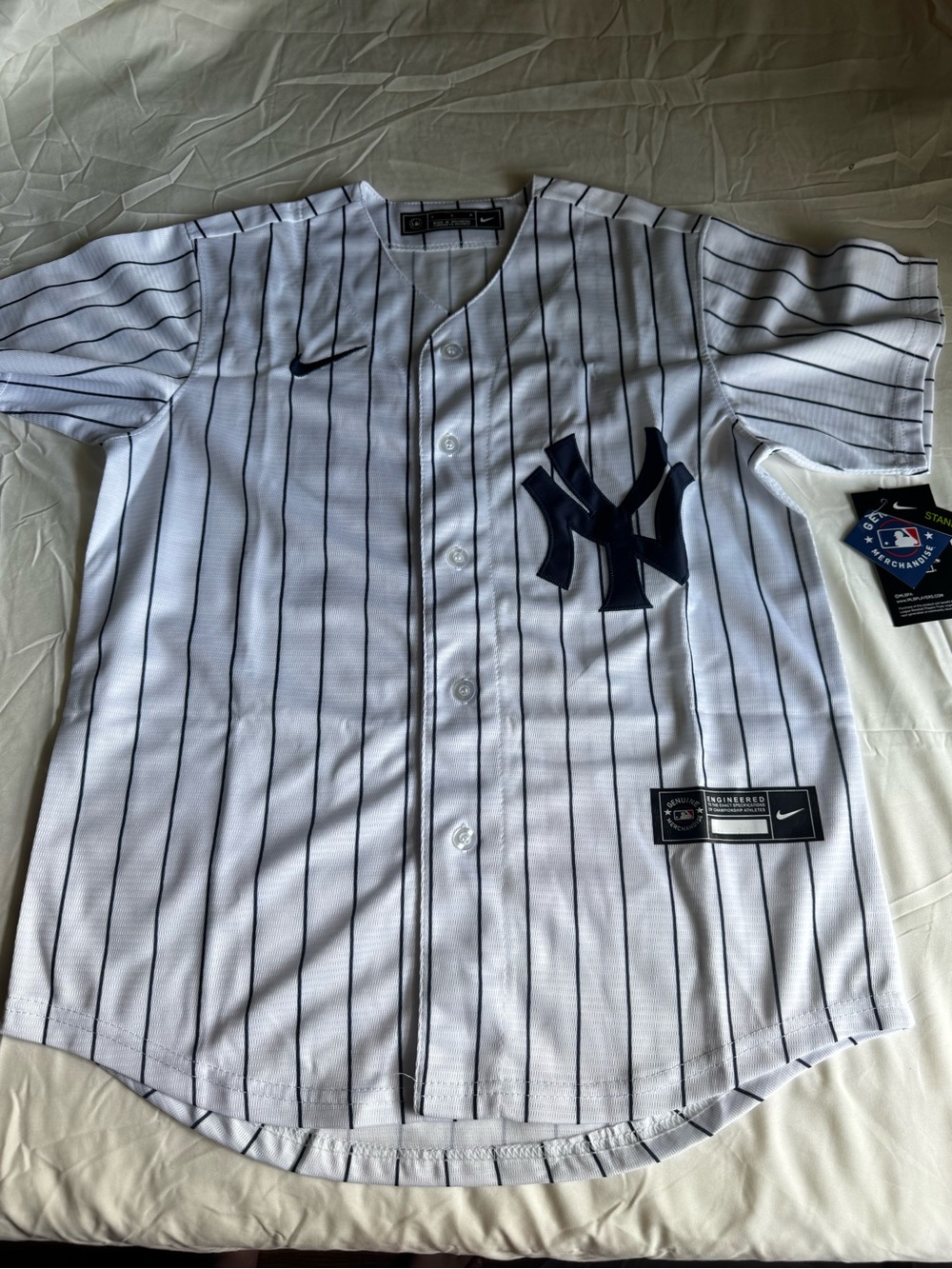 Nike New York Yankees White Pinstripe Jersey with Navy Logo - Picture 3 of 6